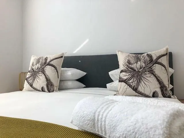 Central Cape Town, Stunning Designer Apartment 0*,